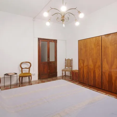 Paruzzi Villa